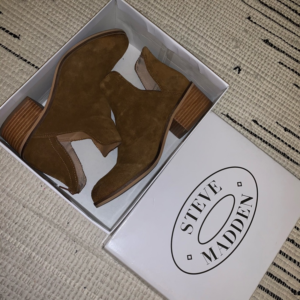 Steve Madden Lancaster cognac suede boots